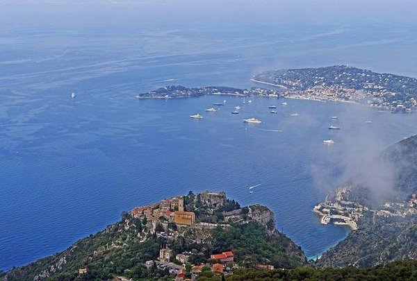 Quels sont les loisirs nautiques à faire dans les Alpes-Maritimes ?